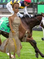 Fashion Queen Barbie - Image 3